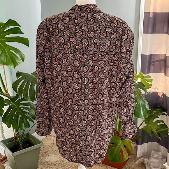 Vintage 90’s Liz Sport paisley print button up blouse in navy blue and red - Picture 3 of 8